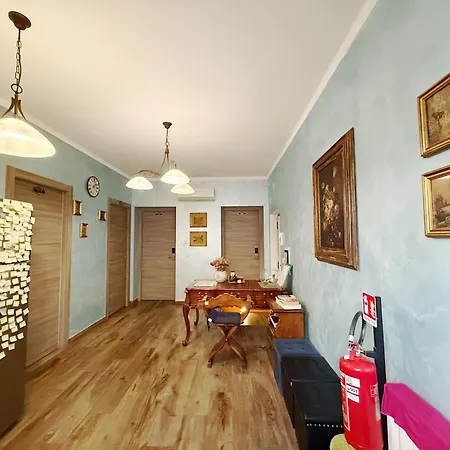 Iris Guest House